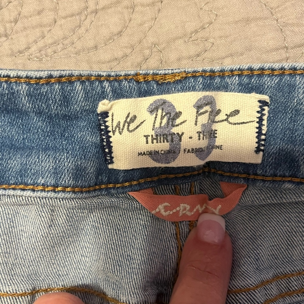 We the free jeans.  33” waist. EUC. - Picture 5 of 8